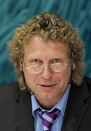 Prof. Dr. Bernd Raffelhschen